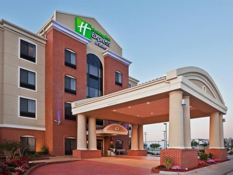 Holiday Inn Express & Suites San Antonio Frost Bank Center By Ihg Exterior photo