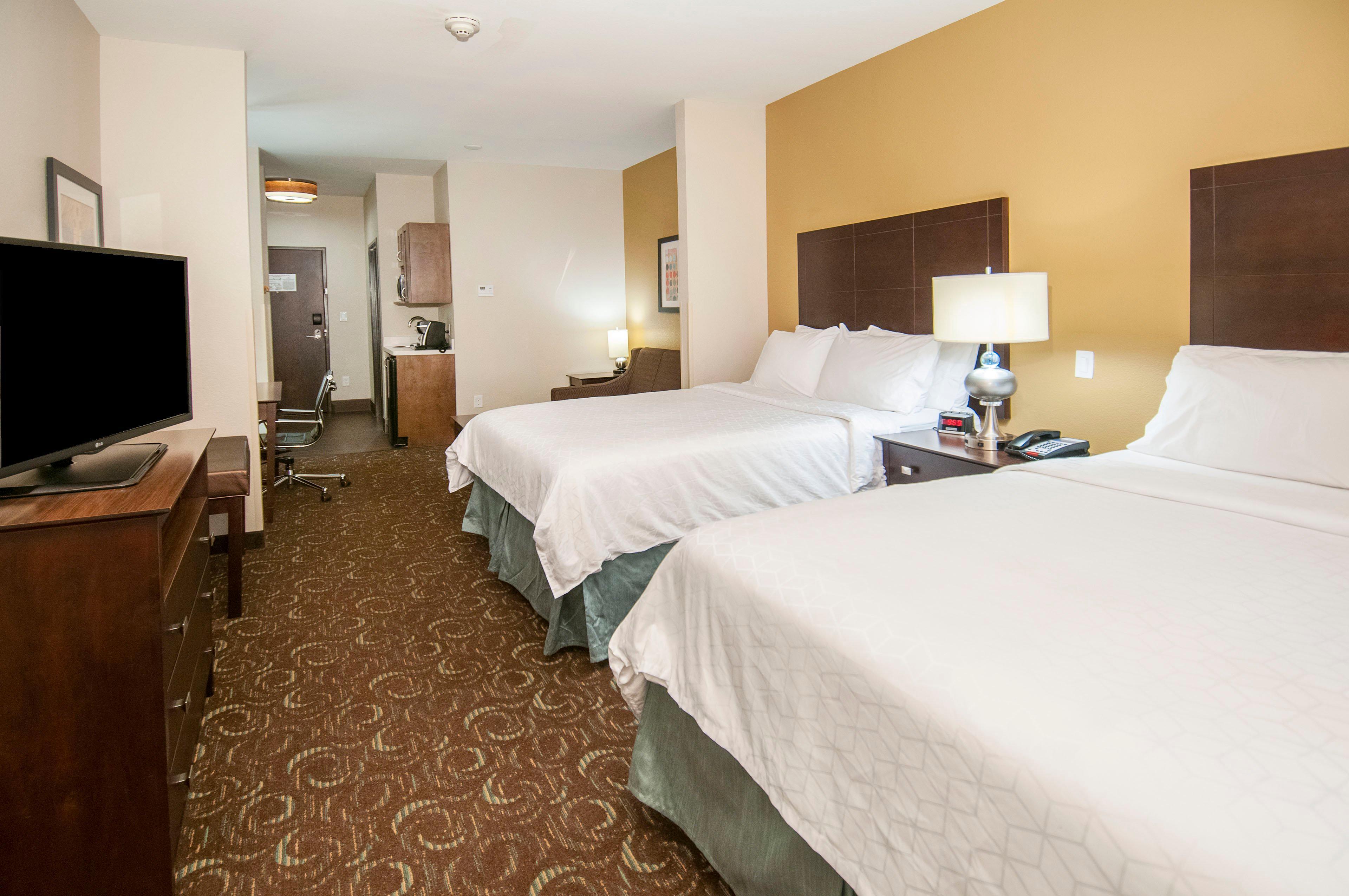Holiday Inn Express & Suites San Antonio Frost Bank Center By Ihg Exterior photo